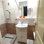 Bike Stop Duna בית הארחה