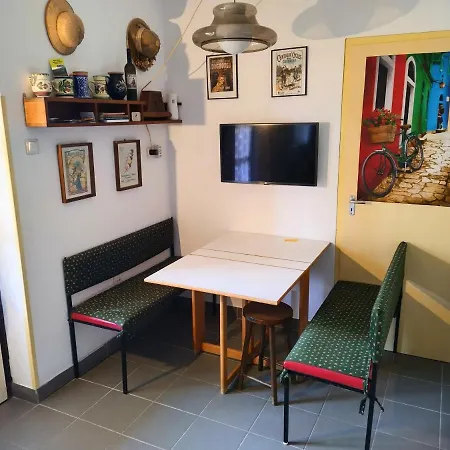 Guest house Bike Stop Duna Dunaszentmiklos