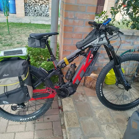 Bike Stop Duna * Dunaszentmiklos